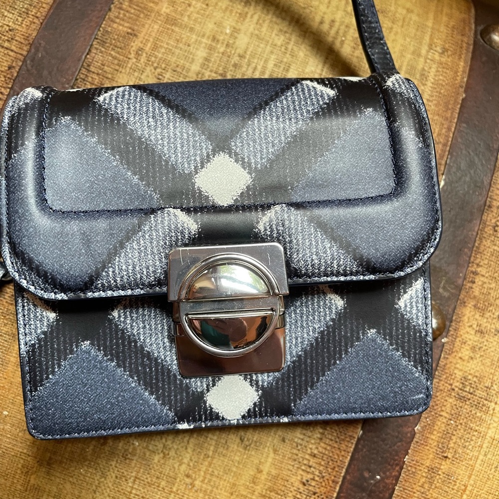 Marc Jacobs blue & gray plaid crossbody purse - Picture 5 of 8